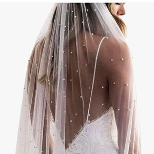 BRAND NEW- pearl inspired fingertip length wedding veil